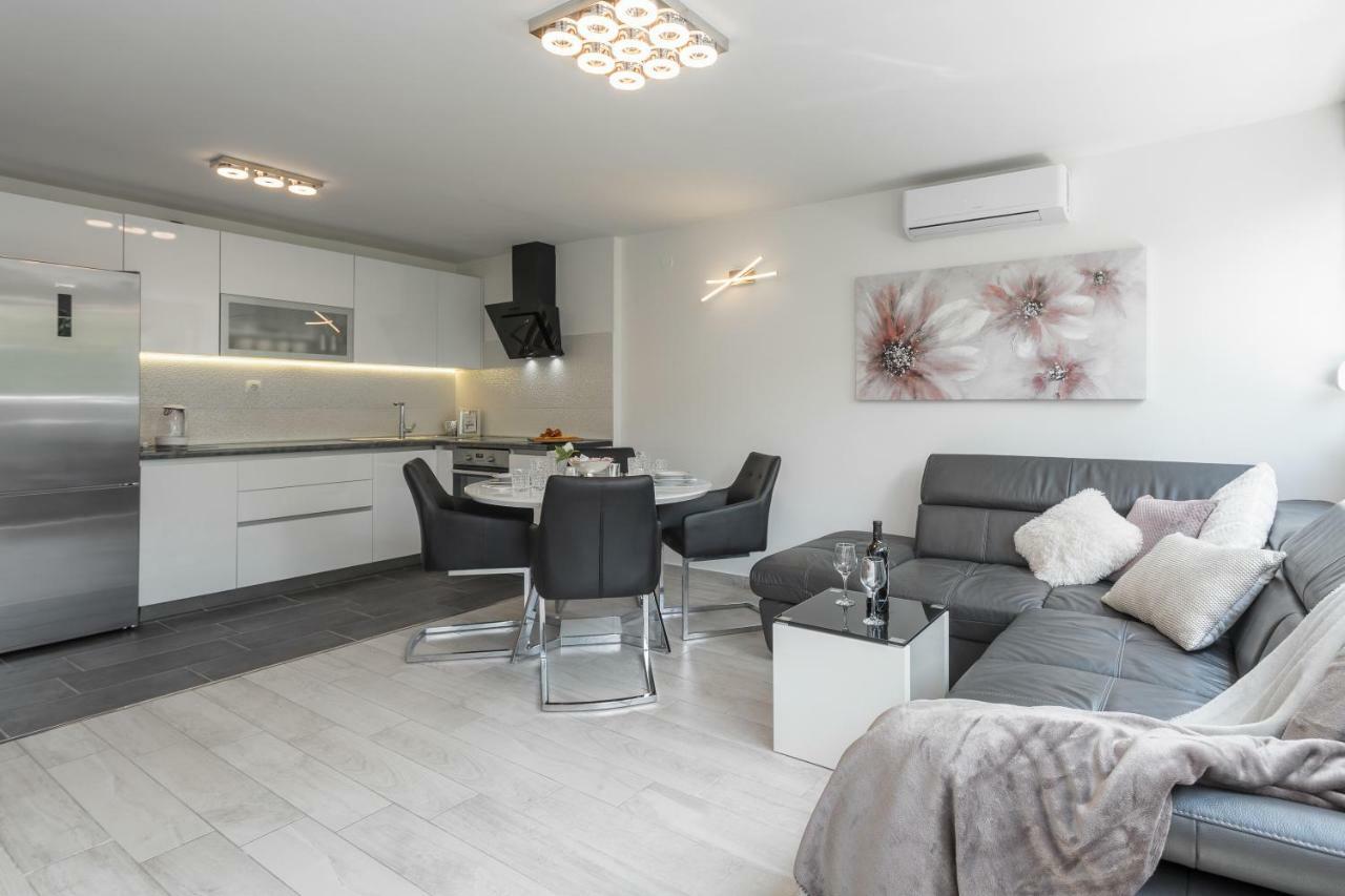 Luxury Apartment Bepo สปลิท ภายนอก รูปภาพ