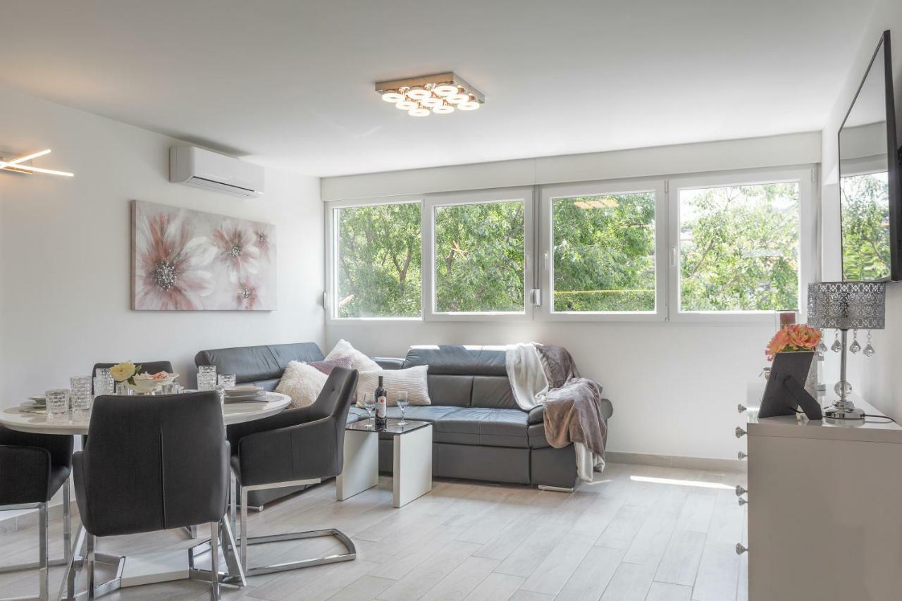 Luxury Apartment Bepo สปลิท ภายนอก รูปภาพ