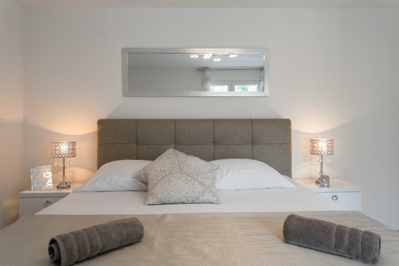 Luxury Apartment Bepo สปลิท ภายนอก รูปภาพ